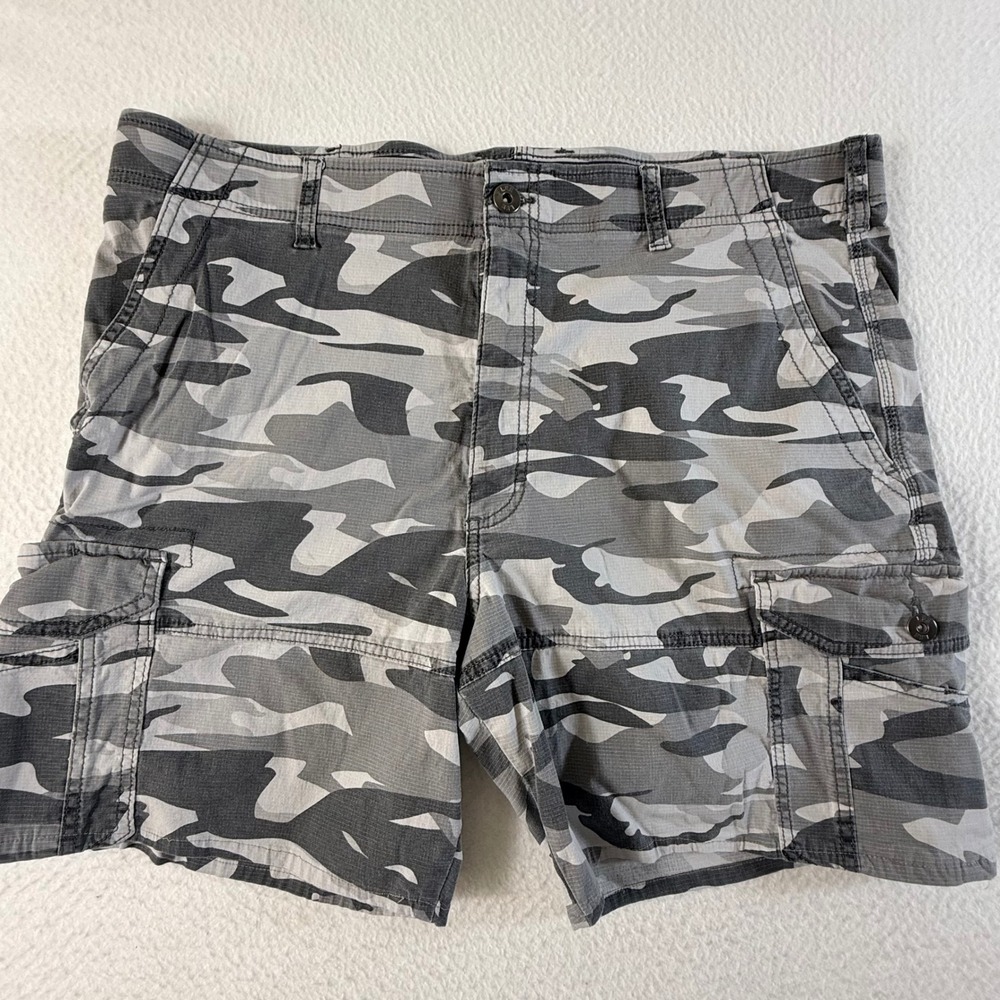 Lee Extreme Motion Cargo Shorts Mens 38 Camouflage Gray Stretch Performance